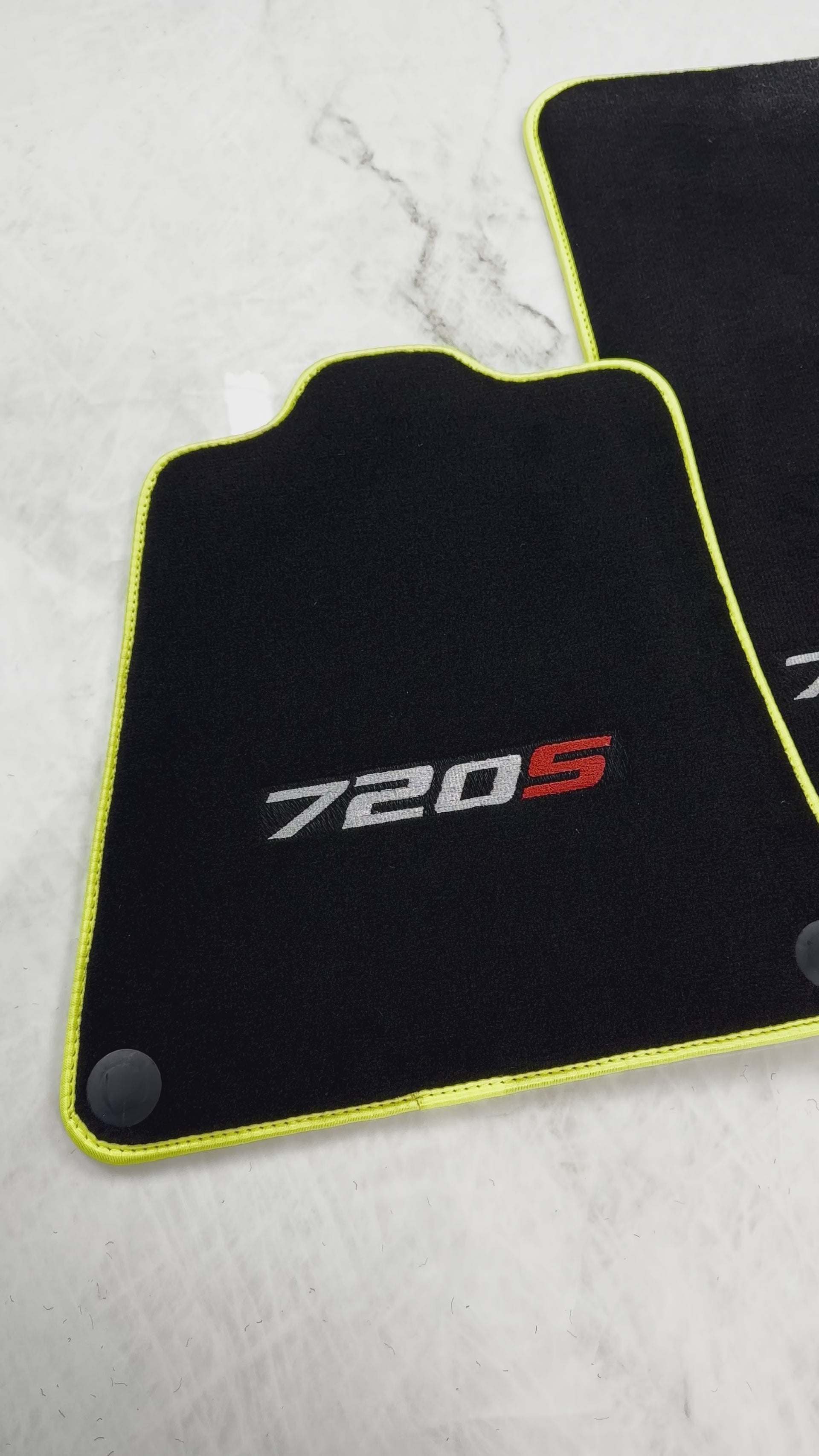Alfombrillas para McLaren 720S negras a medida con borde amarillo - AutoWin