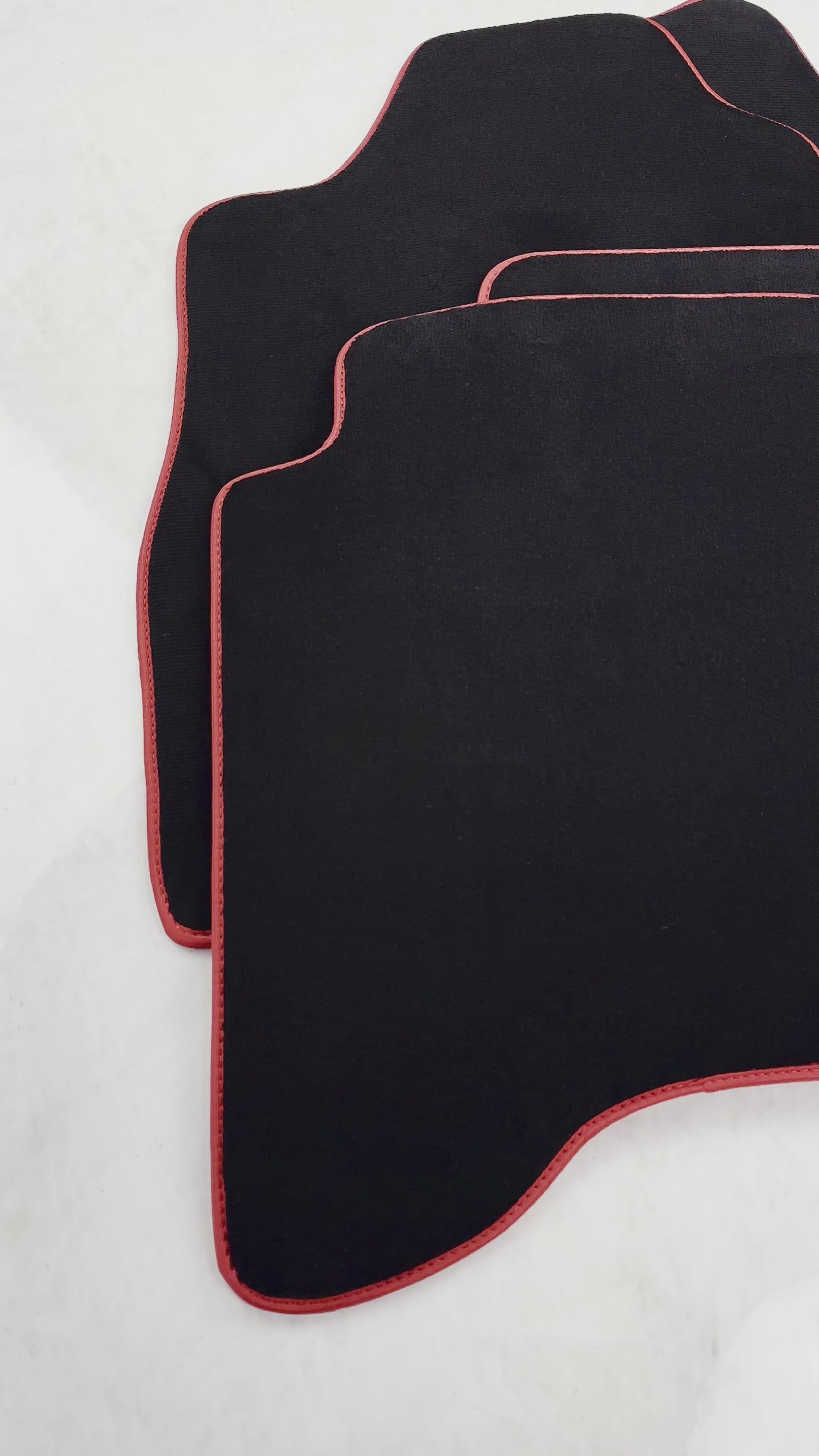 Tapis de voiture noir pour Toyota Land Cruiser 90 (1997-2003) bord rouge | Design ER56 - ER56 Design