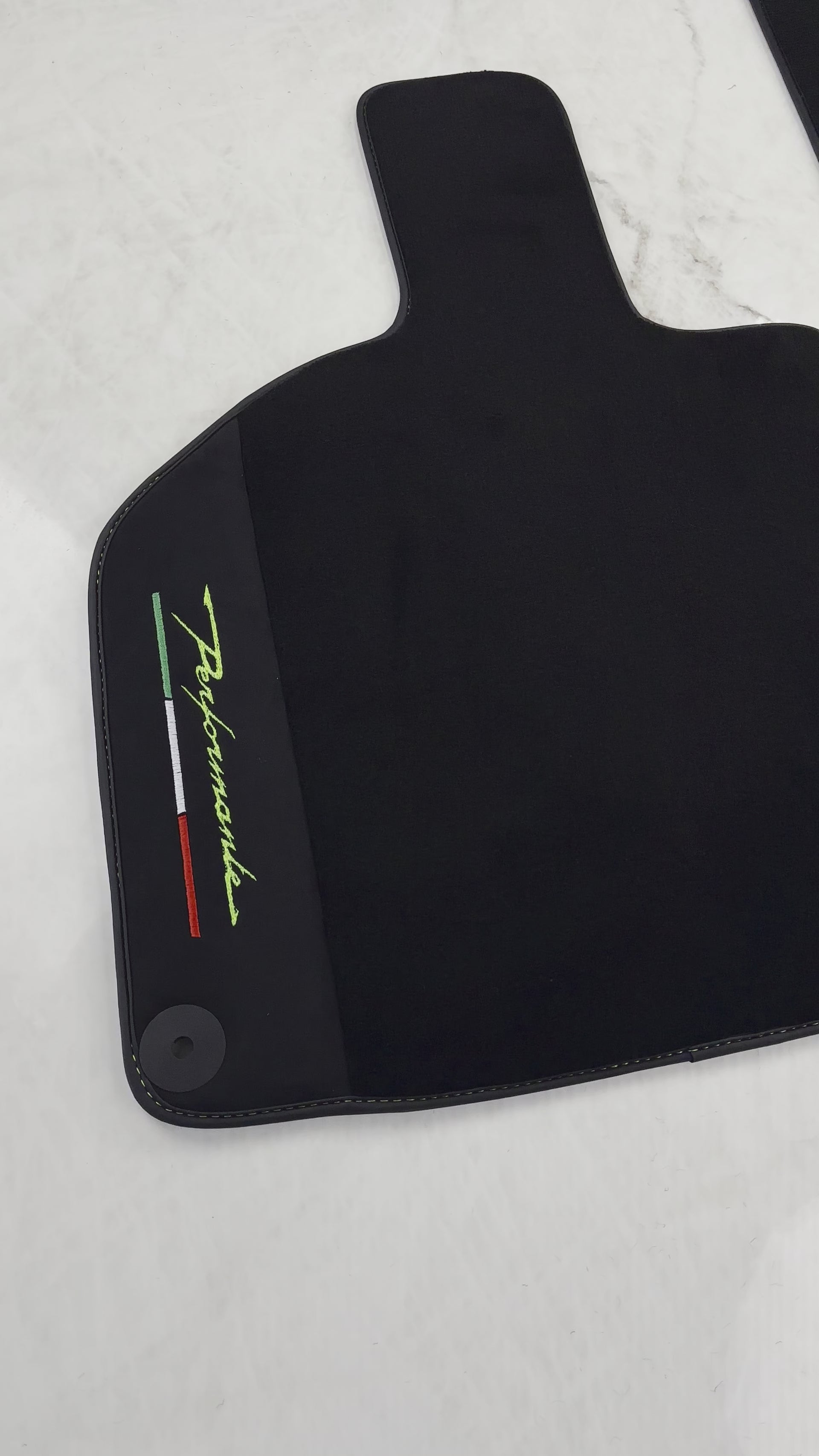 Tapis de voiture pour Lamborghini Huracan Perfomante en cuir Alcantara | Couleurs de garniture variées - AutoWin.EU