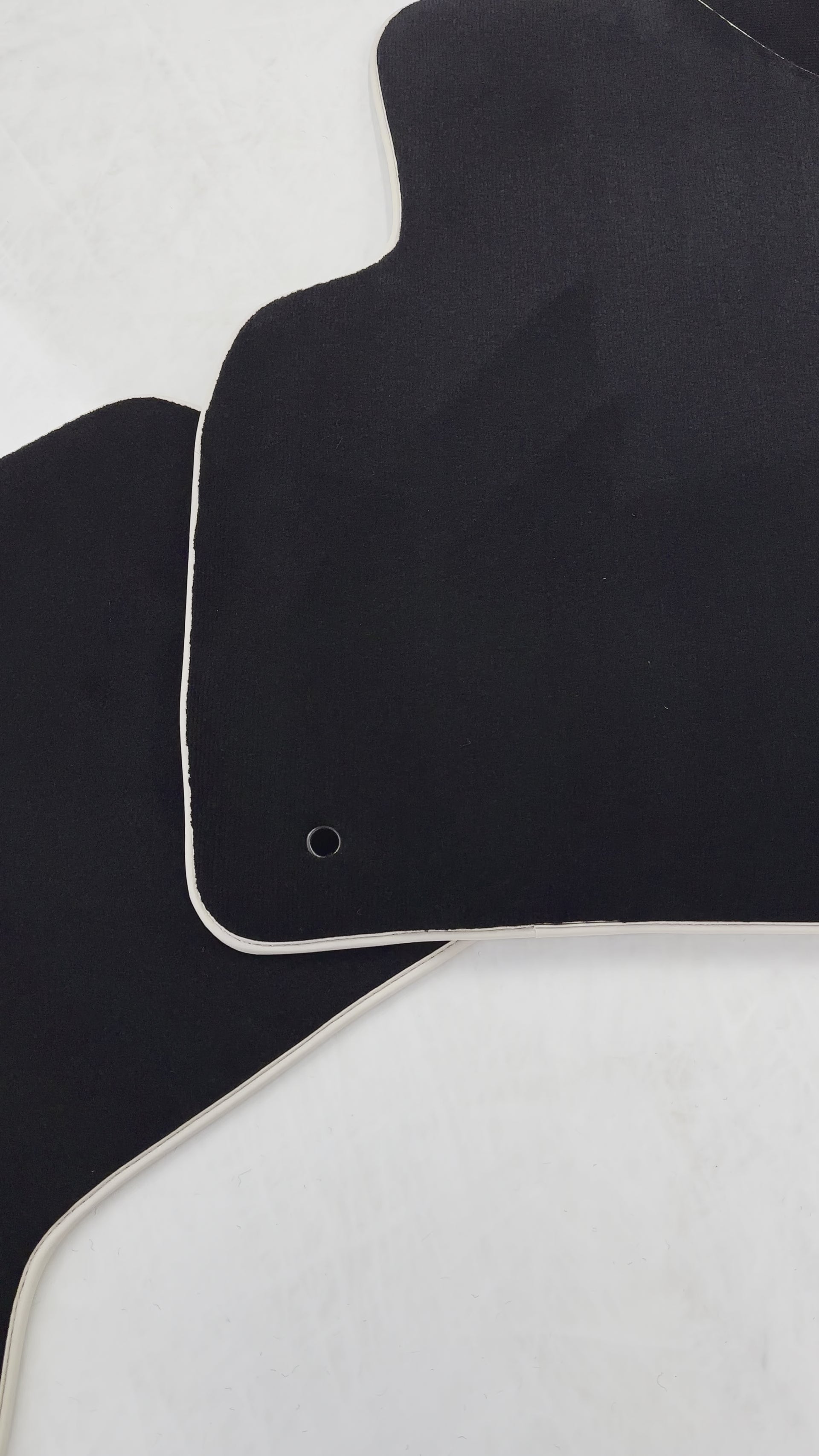 Fußmatten für Toyota Land Cruiser 100 (1998-2007) | Beiger Besatz - AutoWin