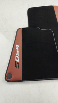 Schwarze Fußmatten für McLaren 650S, schwarz, maßgeschneidert mit rotem Leder