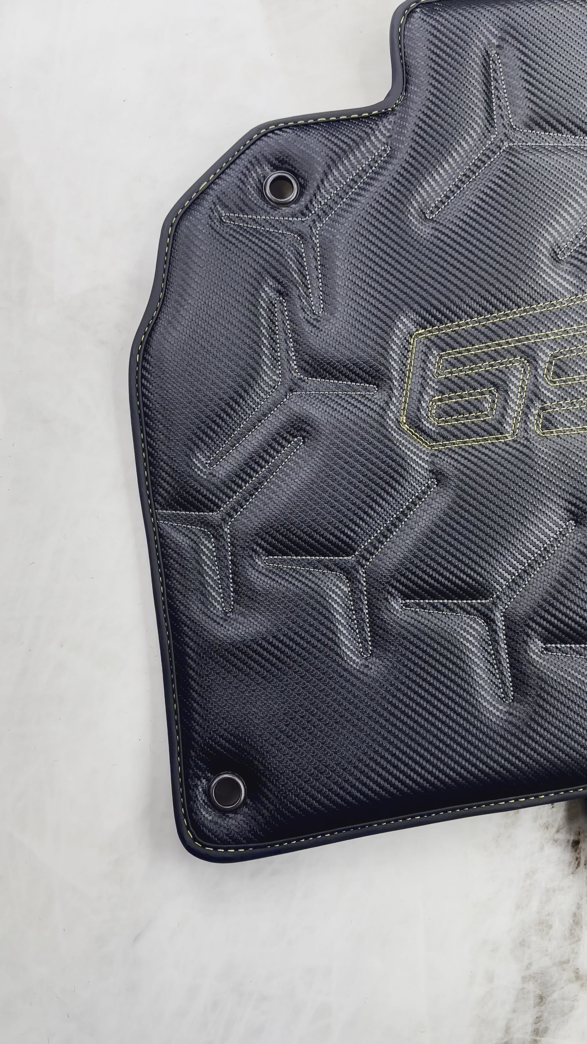 Fußmatten aus Carbonleder für Lamborghini Aventador SVJ 63 Edition - AutoWin.EU