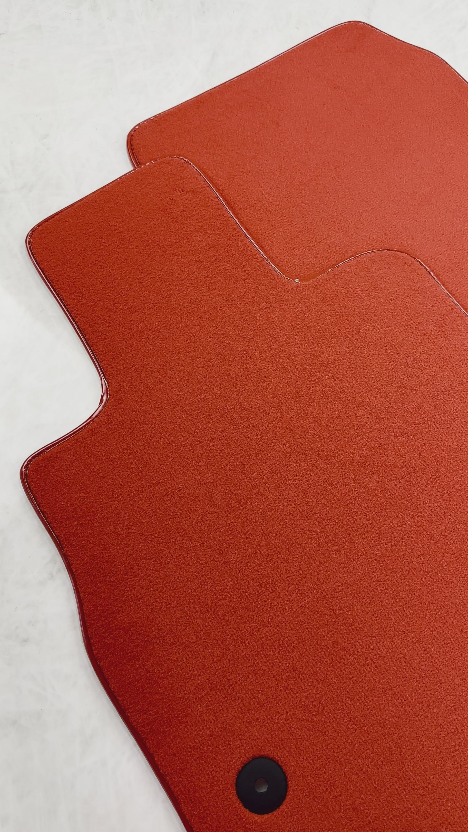 Alfombrillas rojas para coches de Chevrolet Corvette C8 (2020-2024) - AutoWin