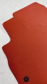 Tappetini rossi per auto per Chevrolet Corvette C8 (2020-2024)