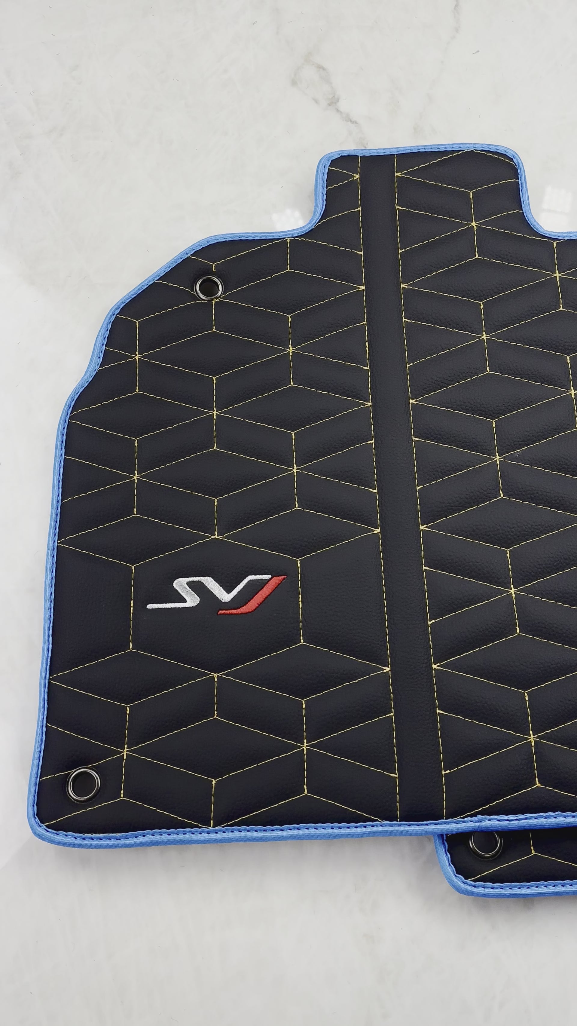 Leder-Fußmatten für Lamborghini Aventador SVJ Limited Edition mit blauem Rand - AutoWin.EU