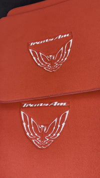 Tappeti per auto rossi per Pontiac FireBird (1993-2002) con logo Trans Am