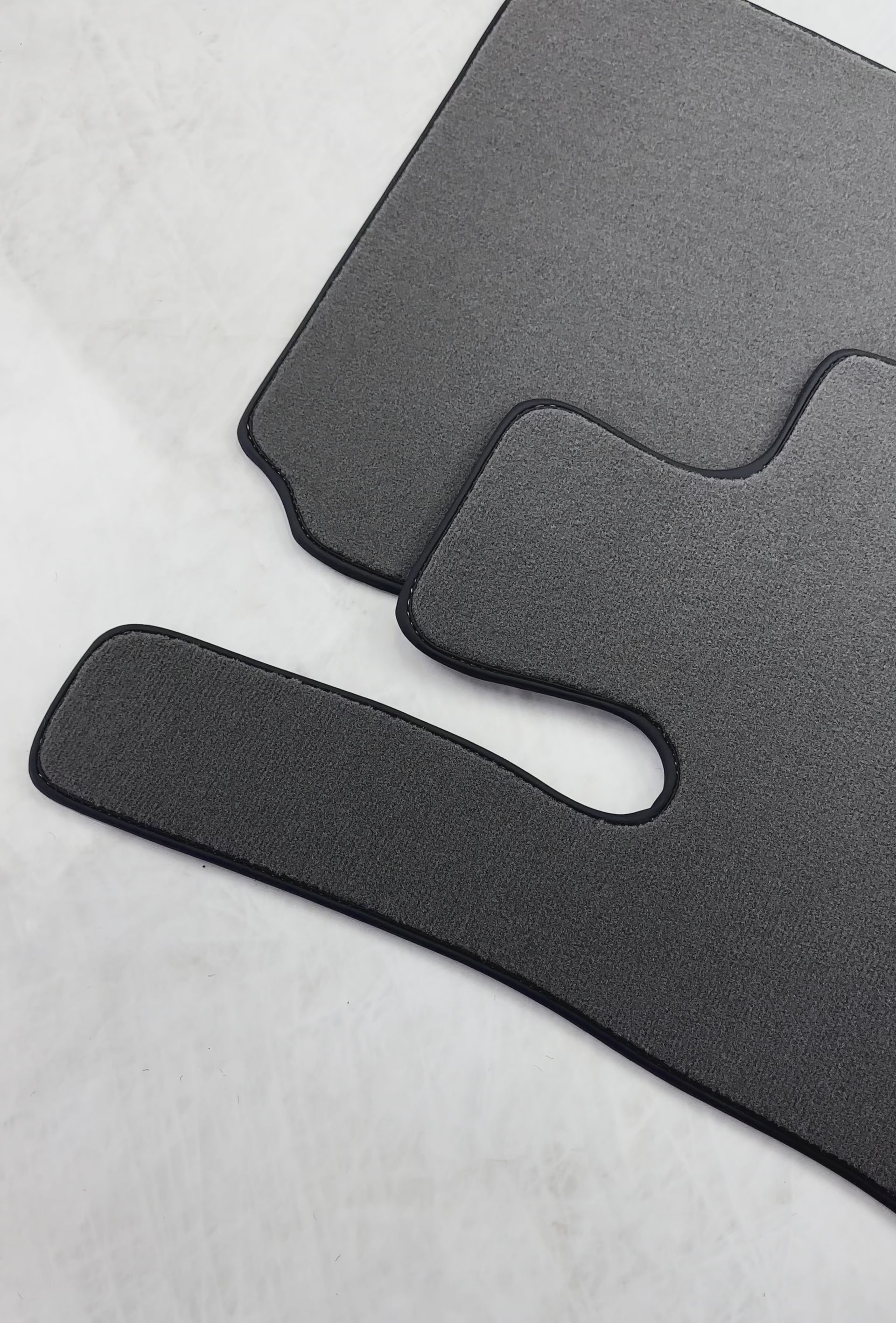 Graue Fußmatten für Mercedes-Benz SL R231 (2012–2020) ER56 Design - AutoWin