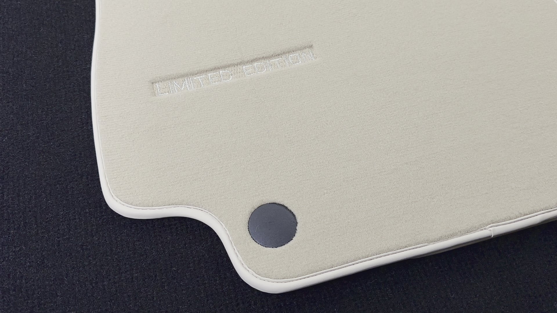 Beige Fußmatten für Mercedes Benz E-Klasse W213 Limousine (2016–2020) | Limitierte Auflage, beschränkte Auflage - AutoWin