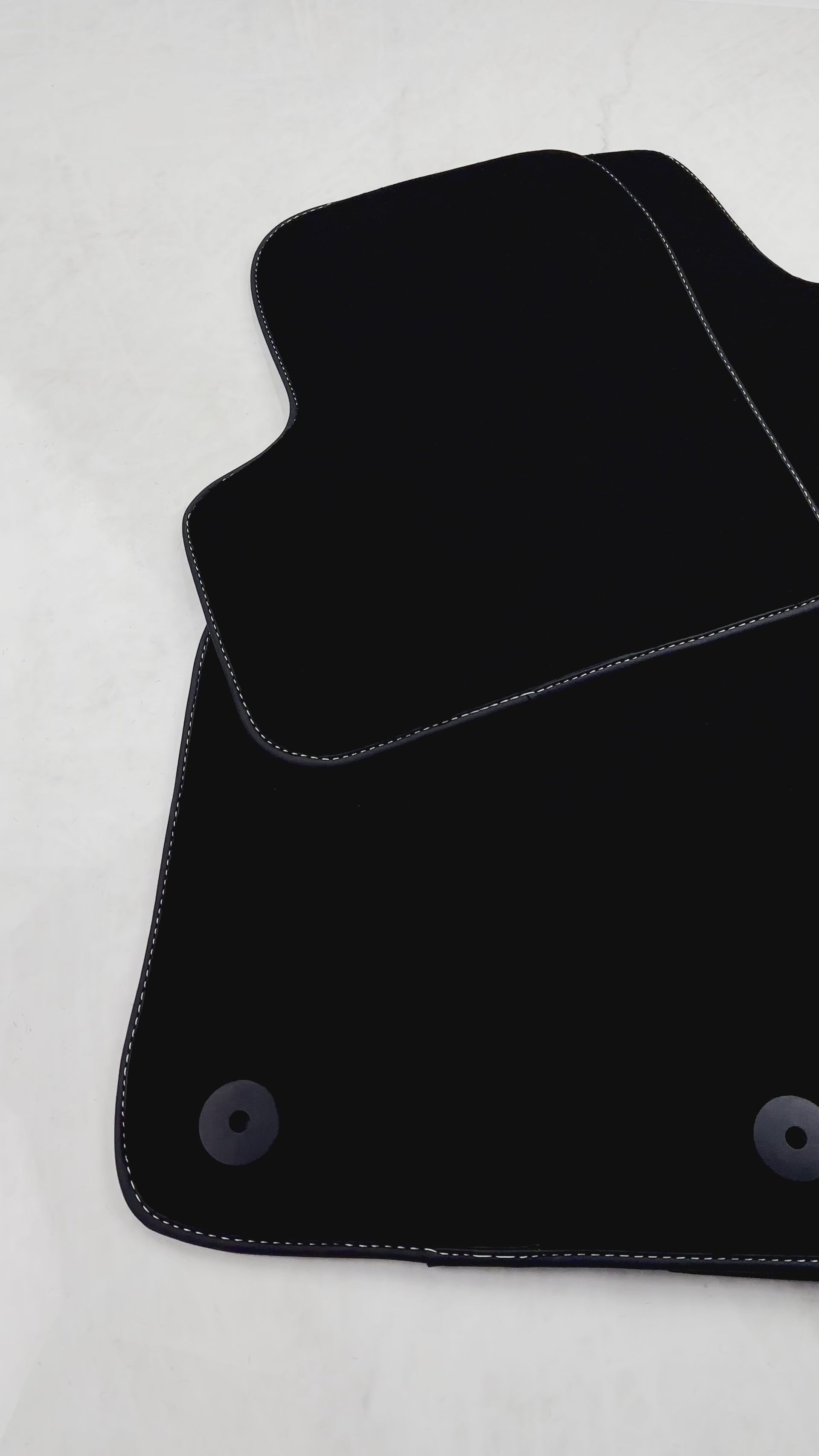 Tapis de voiture noirs pour Fiat 500 (2015-2020) Électrique | Bord noir - AutoWin