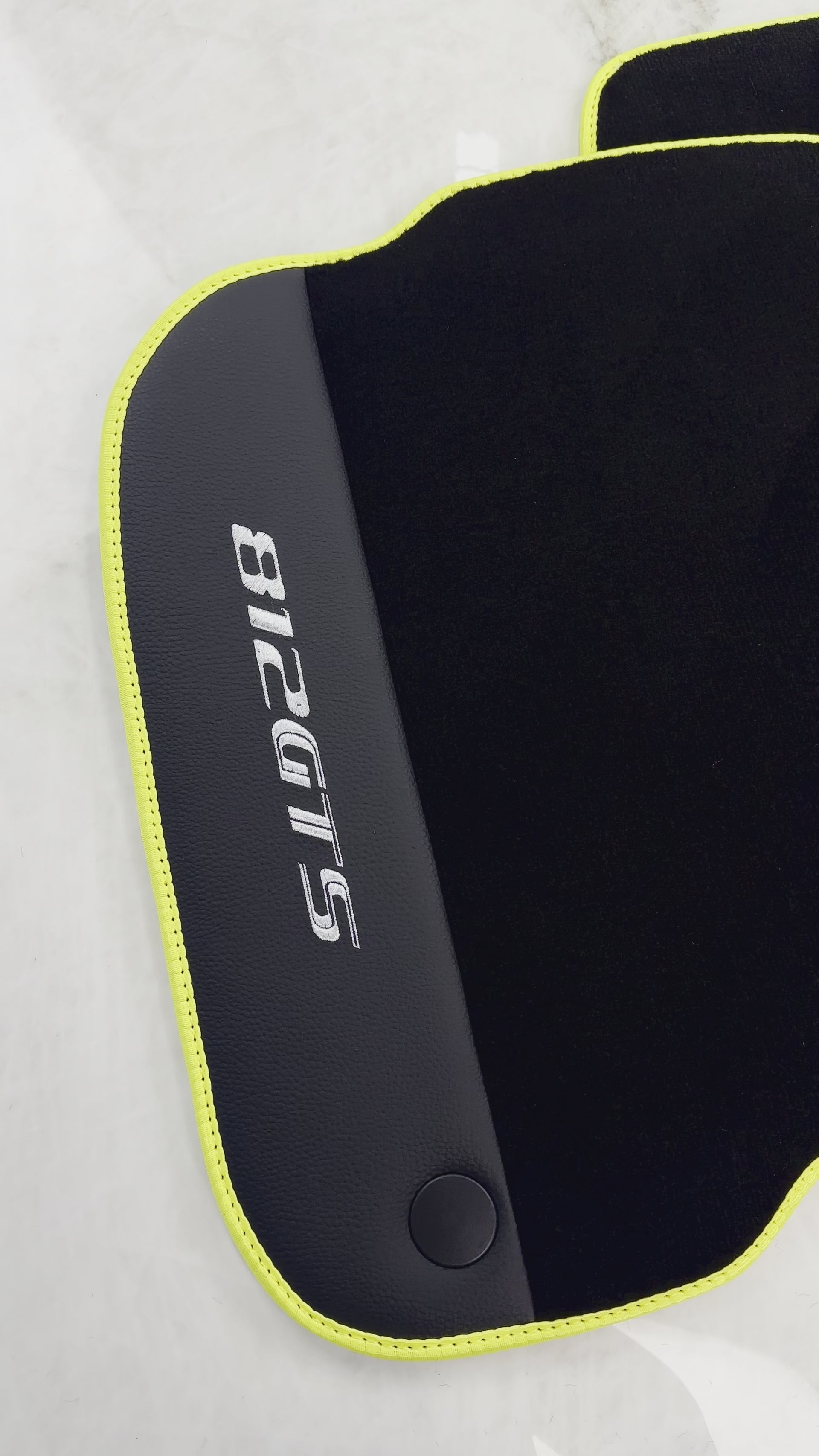 Alfombrillas de coche negras para Ferrari 812 GTS (2019-2023) con cuero - AutoWin