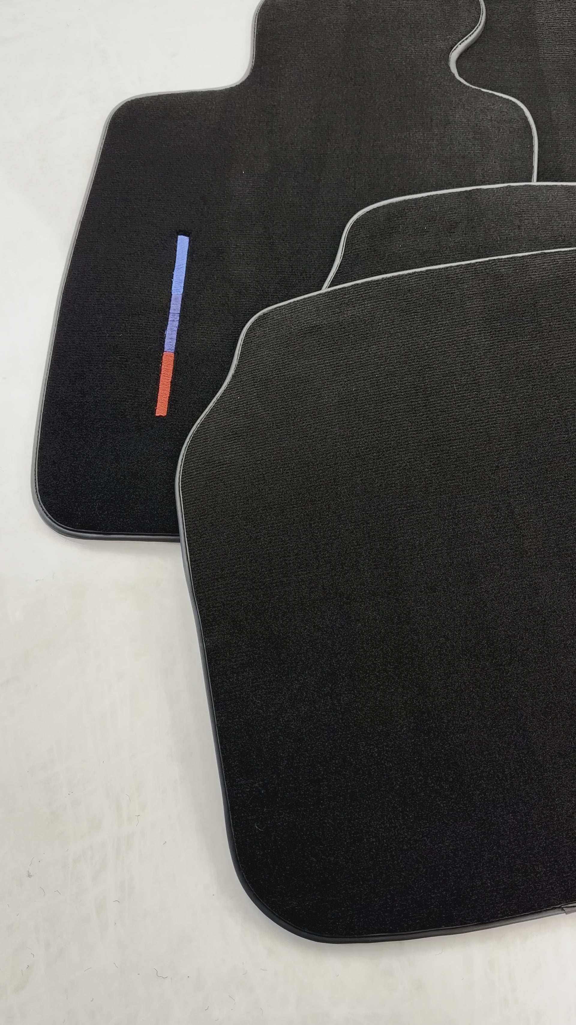 Alfombrillas Negras Para BMW Serie 7 F02 Largas Con Rayas De Colores Juego A Medida Ajuste Perfecto - AutoWin