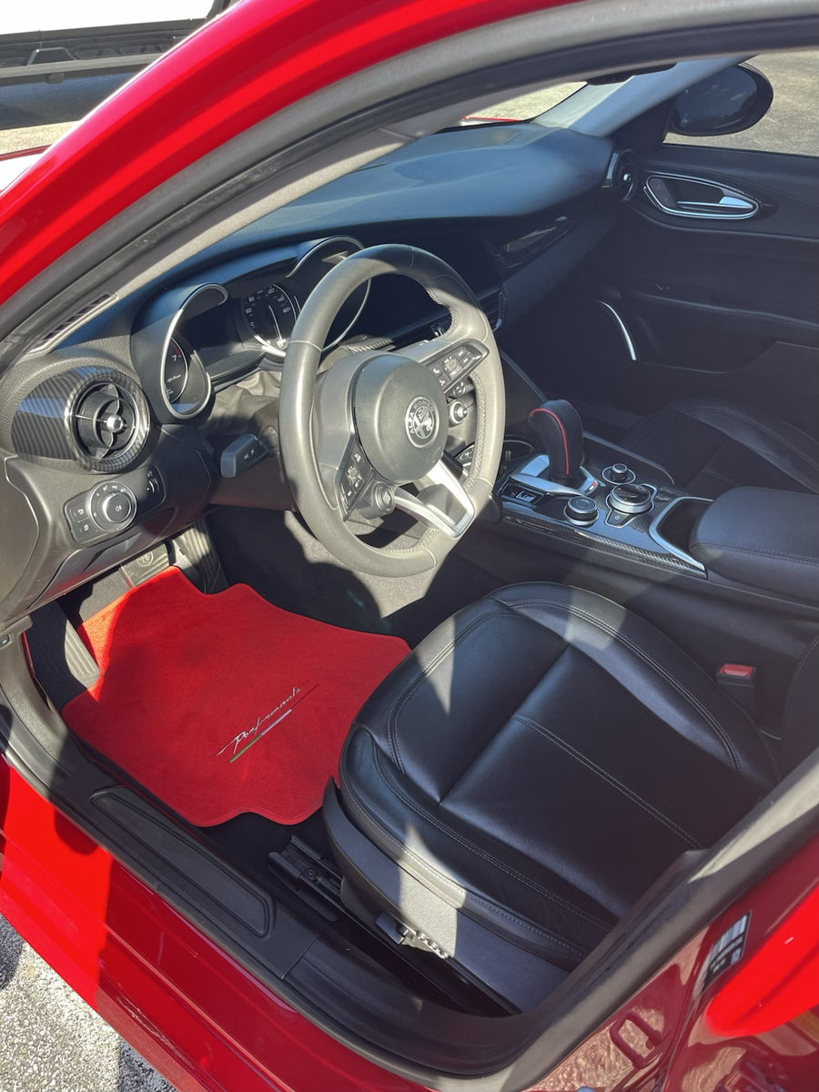 Alfombrillas de coche rojas para Alfa Romeo Giulia (2016-2024) tracción trasera