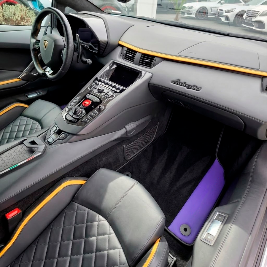 Alfombrillas de coche negras de cuero púrpura personalizables para Lamborghini Aventador | Ribete negro