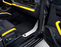 Alfombrillas personalizables negras para Lamborghini Urus con cuero blanco