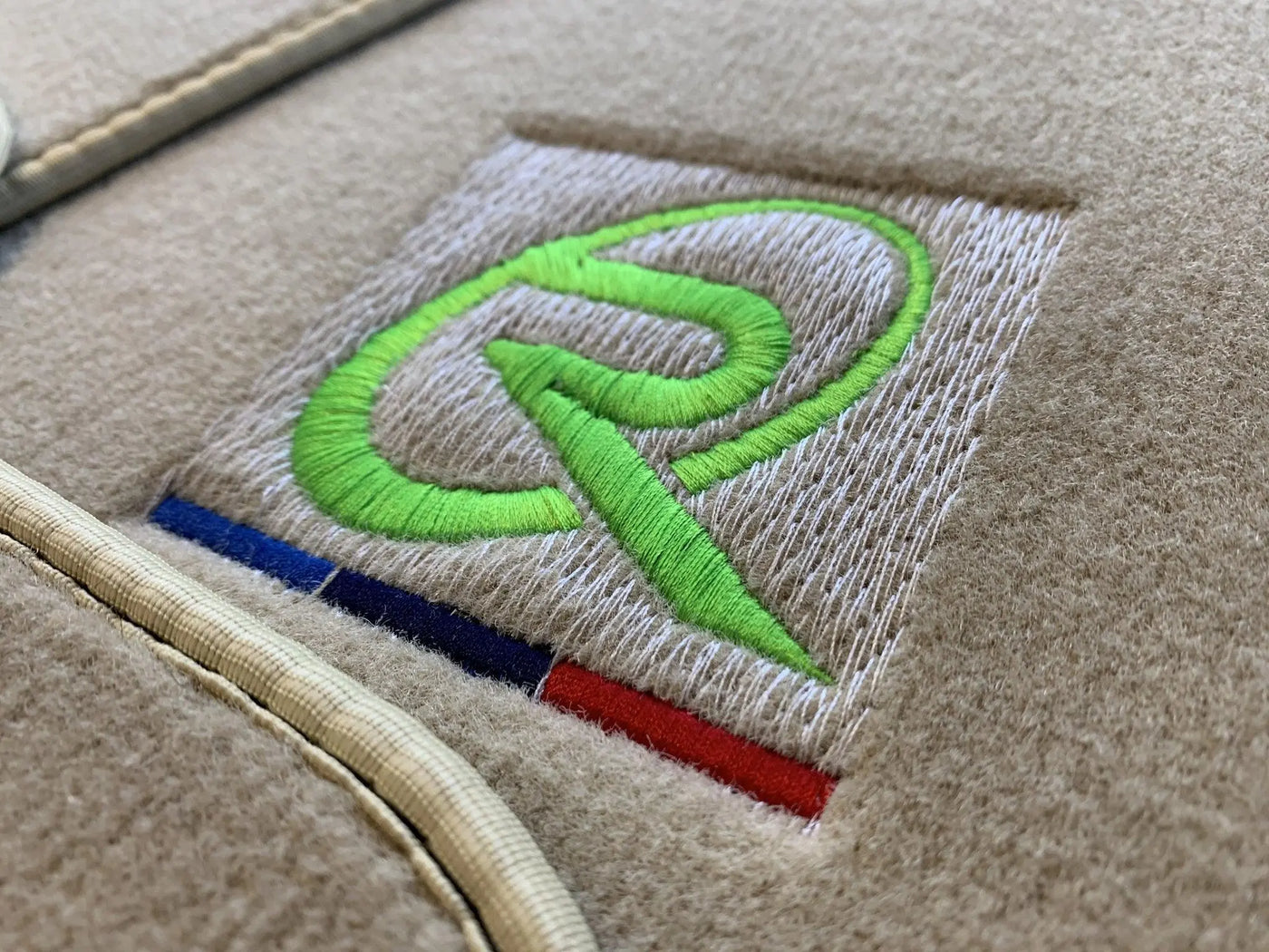 Beige Floor Mats For BMW 7 Series F01 ROVBUT Brand Tailored Set Perfect Fit Green SNIP Collection - AutoWin