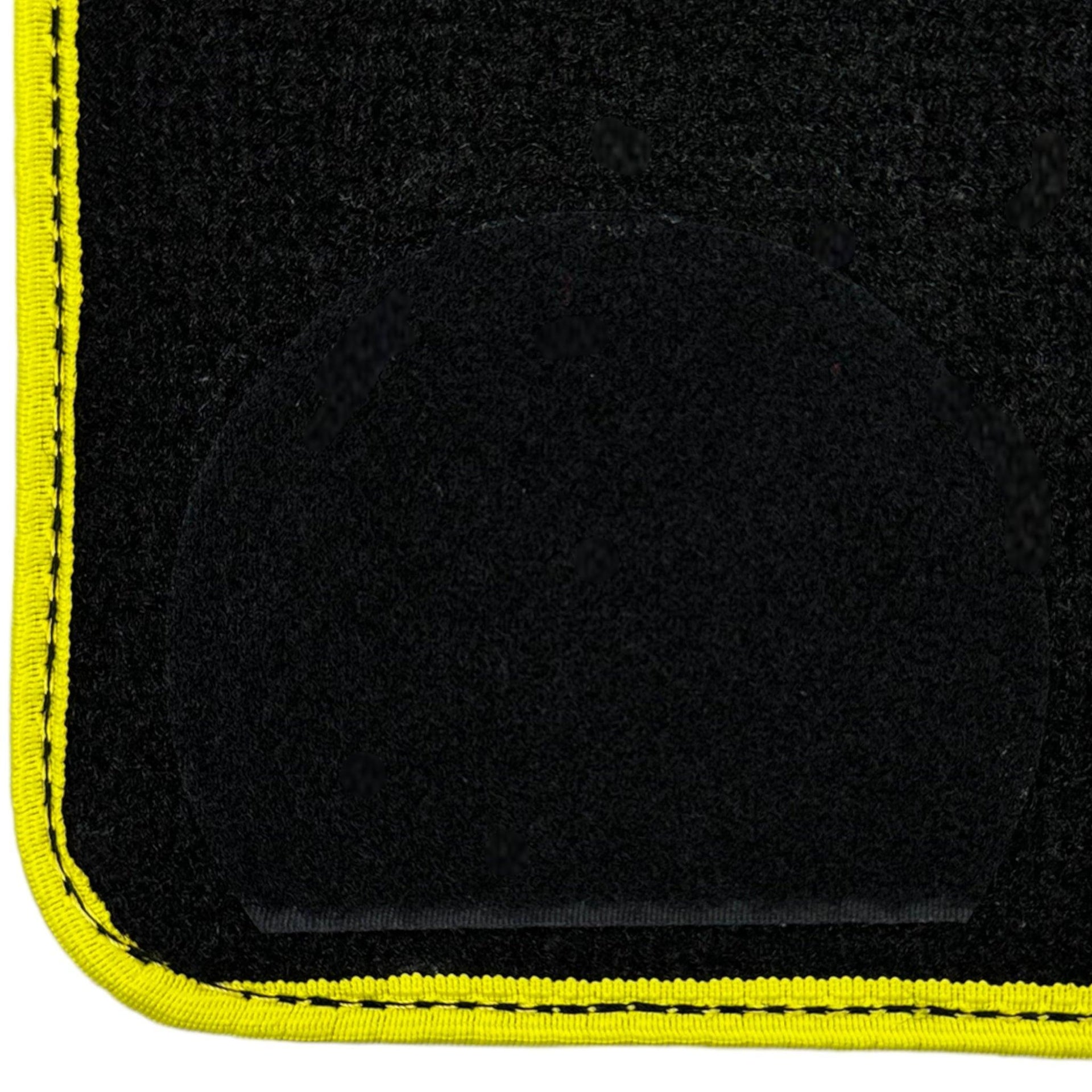 Black Floor Mats For BMW 2 Series F22 | Yellow Trim - AutoWin